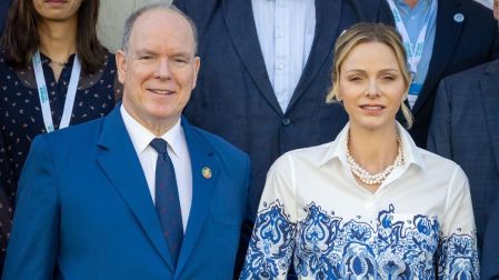 Alberto II, el soberano de Mónaco: Hijo de Rainiero III y Grace Kelly, asumió el trono en 2005.