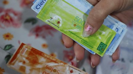 Pobreza vuelve a crecer en la Argentina de Milei; podría afectar al 35% de su población