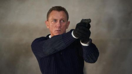 Craig reinventó al personaje con un Bond más físico, vulnerable y emocionalmente complejo, construyendo durante cinco películas una versión más humana del espía