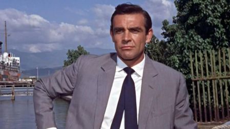 El primer James Bond del cine estableció el arquetipo del agente 007 con su mezcla de elegancia, carisma, frialdad y una presencia que convirtió su versión en una de las más recordadas