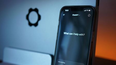 Adolescentes pasan menos de 15 minutos al día en ChatGPT: así lo usan, según OpenAI.