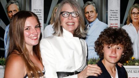 Diane Keaton dejó huella por su estilo personal, su amor por los animales y su faceta como madre adoptiva.