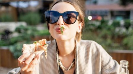 Darse un gusto después de un mal día no es hambre emocional, el problema es cuando es constante