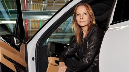 General Motors acelera su apuesta por la IA, autos autónomos y electrificación.