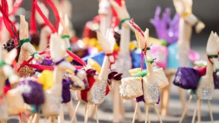 Por qué se visten a los niños de inditos en Corpus Christi