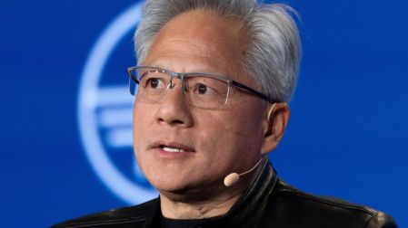 ¿Cuánto cuesta una fábrica de IA? El CEO de Nvidia lo revela.