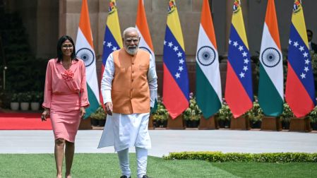 Narendra Modi recibió con honores a Delcy Rodríguez en Nueva Delhi, destacando el petróleo venezolano como oportunidad estratégica para la seguridad energética de India.