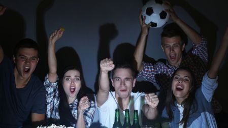 ¿Pueden multar a tu negocio por transmitir los partidos del Mundial 2026?
