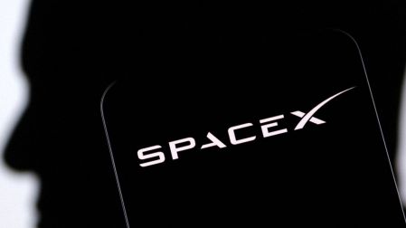 ¿Cómo invertir en SpaceX desde México antes de su salida a bolsa?