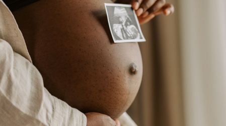 Salud mental perinatal: ¿Por qué las mamás no deben vivir su embarazo solas?