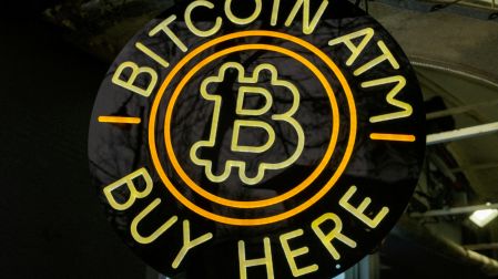 Bitcoin cae por debajo de los 60 mil dólares, ¿por qué?