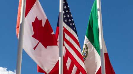 ¿Se retrasa la revisión del T-MEC? México, EU y Canadá dejarían pasar fecha límite.