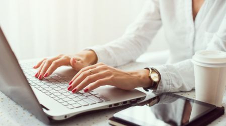 ¿Qué dice la ley sobre el trabajo remoto y cuáles son las obligaciones de los empleados?