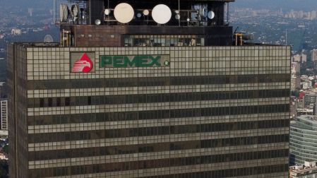 Se reducen los apoyos financieros a Pemex