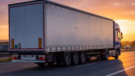 Industria de camiones podría mejorar en el segundo semestre tras revisión del T-MEC