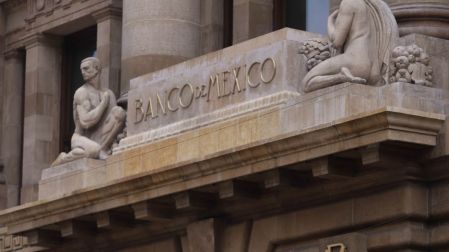 Sistema financiero es sólido, pero Banxico mantiene la alerta por riesgos globales.