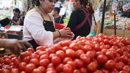 Vivir es más caro en México: Canasta básica cuesta 4,929 pesos en mayo 2026