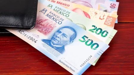 ¿Existe un monto límite de dinero que puedes tener en tu tarjeta de débito? SAT aclara.