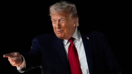 Sheinbaum responde a amenaza de Trump de no renovar el T-MEC: “Beneficia a los tres países”.