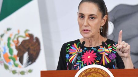Sheinbaum responde a amenaza de Trump de no renovar el T-MEC: “Beneficia a los tres países”.