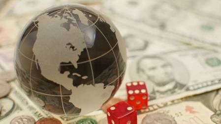Banco Mundial ajusta a la baja crecimiento global a 2.5%; advierte que podría caer más