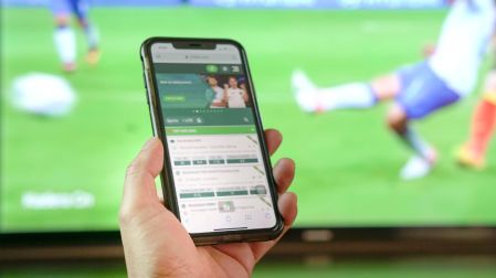 Mundial 2026 dispara el interés por apuestas en línea, pero preocupa el acceso de menores.