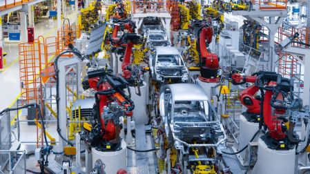 Automotrices y petroleras con nivel similar en emisión de contaminantes