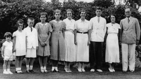 Rosemary Kennedy sufrió una fallida lobotomía que marcó uno de los episodios más dolorosos del clan.
