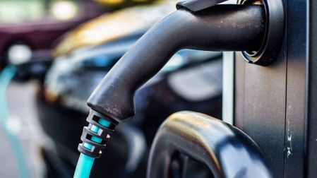Venta autos híbridos y eléctricos en México crece 42% en 2026