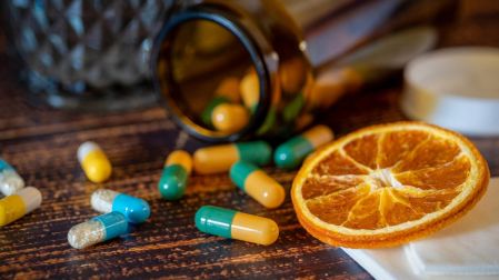 ¿Cuáles son los síntomas de la falta de vitamina D en el cuerpo?