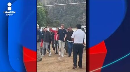 Manuel Velázquez Mares en La Sobremesa nos habla sobre que el famoso creador de contenido MrBeast, conocido mundialmente por sus retos virales y generosos regalos, sorprendió a sus seguidores mexicanos al anunciar su visita al Estado de México. La noticia se volvió tendencia en redes sociales, ya que el influencer estadounidense es conocido por combinar entretenimiento con actos de filantropía, lo que genera gran expectativa en cada lugar que visita.
#edomex #regalos #influencer
COMENTA ESTE VIDEO Y COMPARTELO CON TUS AMIGOS
Para más información entra: http://www.youtube.com/ImagenRadioLive
No olvides dejarnos tus comentarios y visitarnos en
Facebook: https://www.facebook.com/ImagenRadio
X: https://twitter.com/Imagen_Mx
Sitio: http://www.imagenradio.com.mx
Suscríbete a nuestro canal: https://www.youtube.com/channel/UCB0BUmdBOrH9mYU2ebs1eWA
#ImagenRadioEnVivo #NoticiasEnVivo
