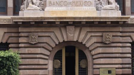 Pequeños negocios podrán recibir hasta 105 mil pesos en pagos digitales: Banxico