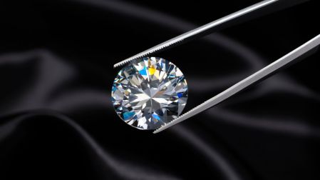 ¿Por qué están cayendo los precios de los diamantes a nivel mundial?