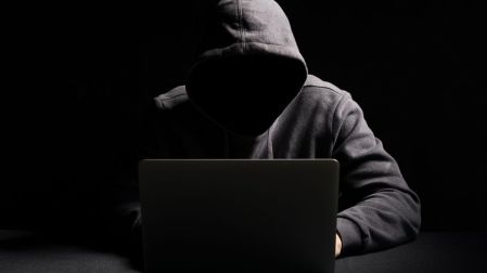 Ya no son los adultos mayores: ahora los jóvenes son las principales víctimas de fraude.