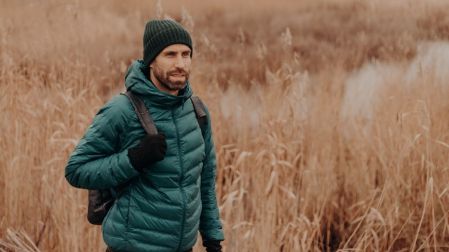 Los consejos que debes seguir si planeas viajar solo este año