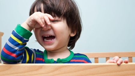 ¿Cómo manejar los berrinches de un niño de 2 años? Esto recomiendan los especialistas