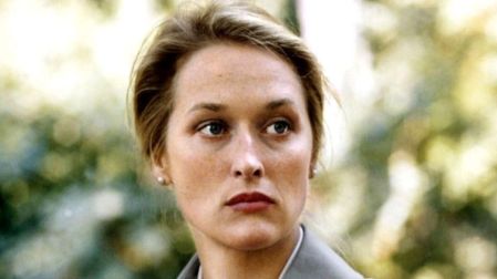 Debutó en el cine con Julia y se consolidó con Kramer vs. Kramer.