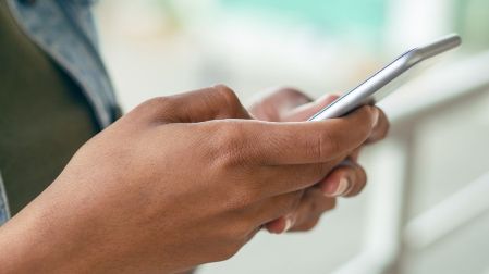 Registro de líneas móviles se alinea con práctica internacional: AT&T