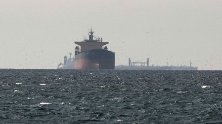 ONU advierte que tomará semanas evacuar a 11 mil marineros atrapados en Ormuz