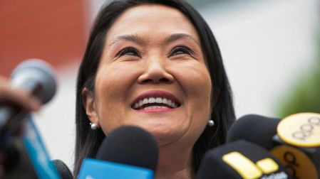 Keiko Fujimori, tras cuatro intentos presidenciales, alcanzó la presidencia de Perú en 2026, consolidando al fujimorismo como fuerza política decisiva.