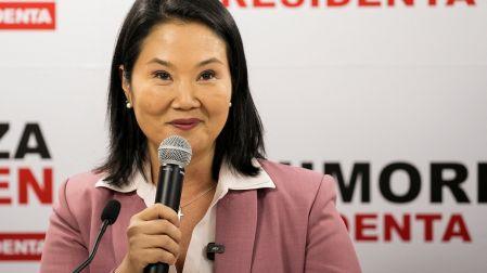 Keiko Fujimori, tras cuatro intentos presidenciales, alcanzó la presidencia de Perú en 2026, consolidando al fujimorismo como fuerza política decisiva.