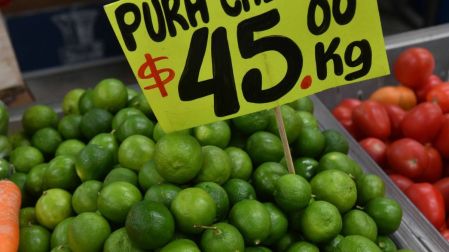Inflación se mantiene dentro del objetivo de Banxico; frutas y verduras más baratas.
