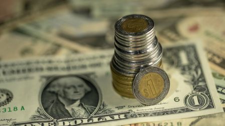 Peso mexicano toma respiro luego de 3 sesiones de pérdidas frente al dólar