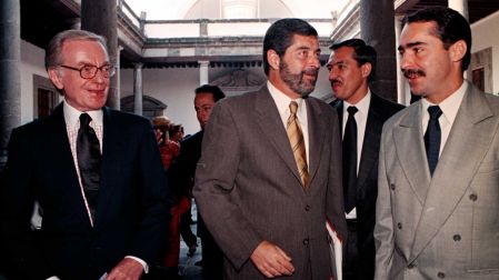 Diversos sectores de la sociedad se dieron cita en la Biblioteca México para presenciar la presentación del progama de cultura del gobierno federal, entre los asistentes Jacobo Zabludovsky, Juan Ramón de la Fuente y Sergio Estrada Cajigál, gobernador de Morelos. FOTO: Christian Palma/CUARTOSCURO.COM