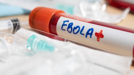 Ébola podría costar más de 3 mil mdd a África, alerta ONU; amenaza miles de empleos.
