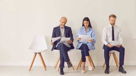 EU crea menos puesto de trabajo en junio, pero el desempleo baja al 4.2%.