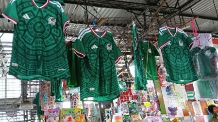 Derrota de México ante Inglaterra enfría el consumo mundialista; se mantiene el entusiasmo.