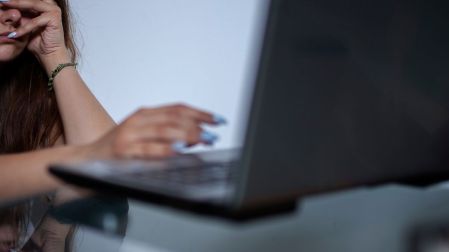 20.4% de internautas en México sufrió ciberacoso; mujeres, las más afectadas.