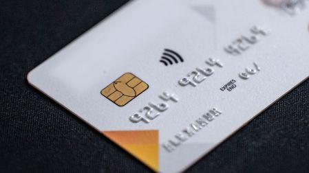 ¿Vas a cancelar tu tarjeta de crédito? Esto te debe devolver el banco.