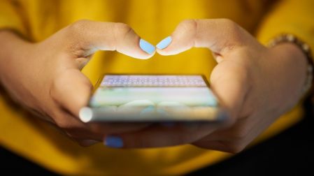 Activar la verificación en dos pasos ayuda a proteger tu cuenta de WhatsApp contra accesos no autorizados.